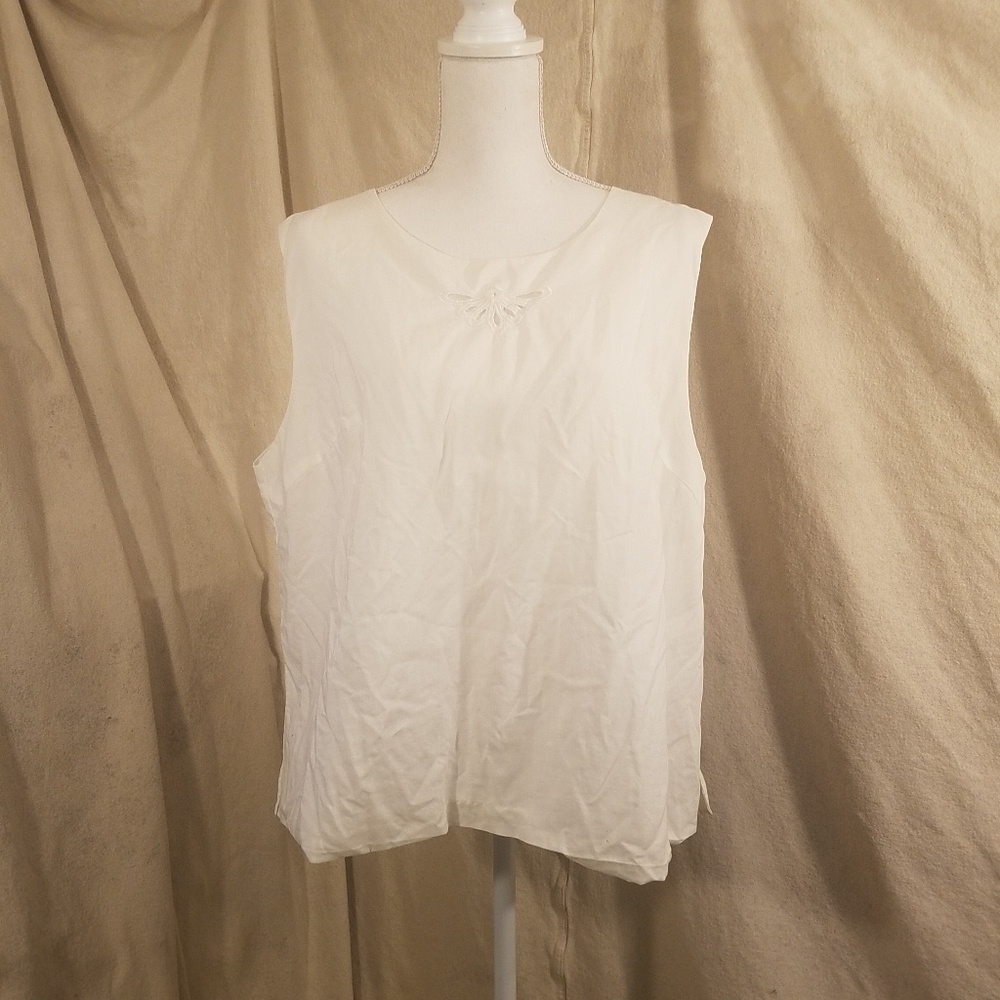 La Rea Collections White Sleeveless Linen Shell